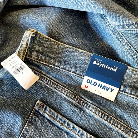 NWT Old Navy medium wash Boyfriend Jeans 22 - Picture 9 of 14